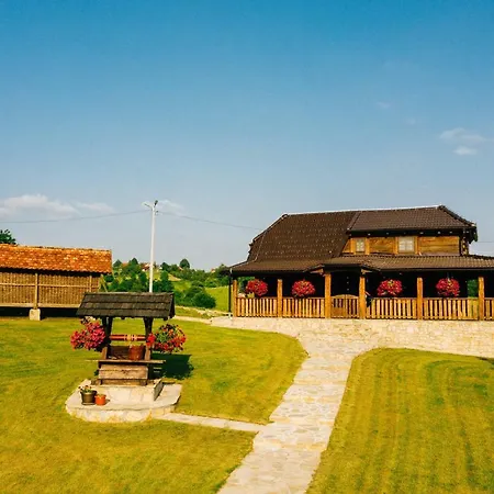 Etno Selo Kumovi Konaci Lodge *