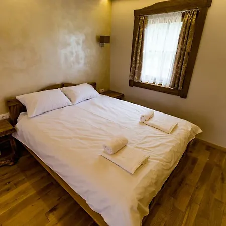 Etno Selo Kumovi Konaci Lodge *
