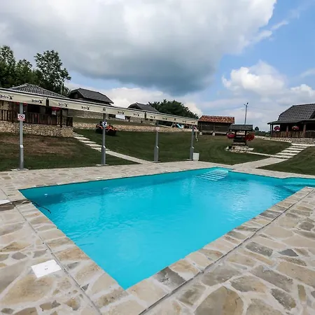 Etno Selo Kumovi Konaci Lodge Banja Luka